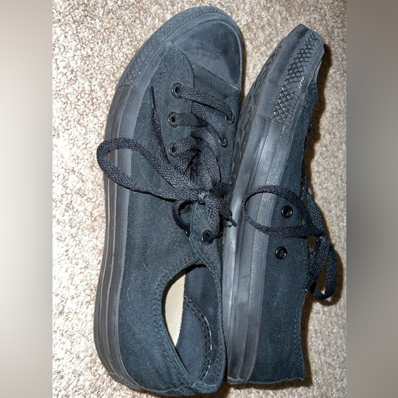 Men’s size 7 Converse - Picture 1 of 5